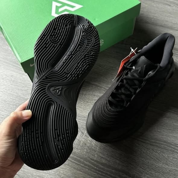 Nike Giannis Immortality 4 Oryginalne